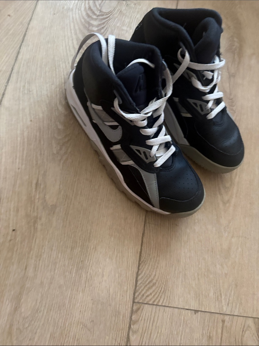 Nike trainers Black and White High-Top Sneakers